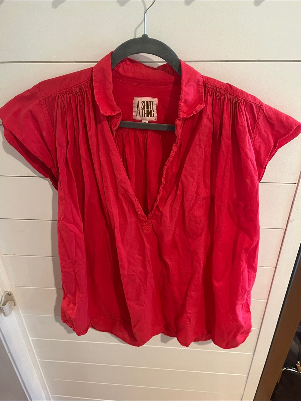 A Shirt Thing Women's Red V-Neck Cap Sleeve Blouse medium